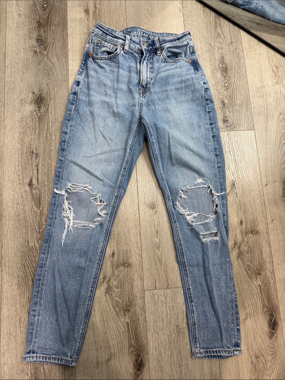 Women’s American Eagle 00  Strigid Light Blue Distressed Women’s Jeans -